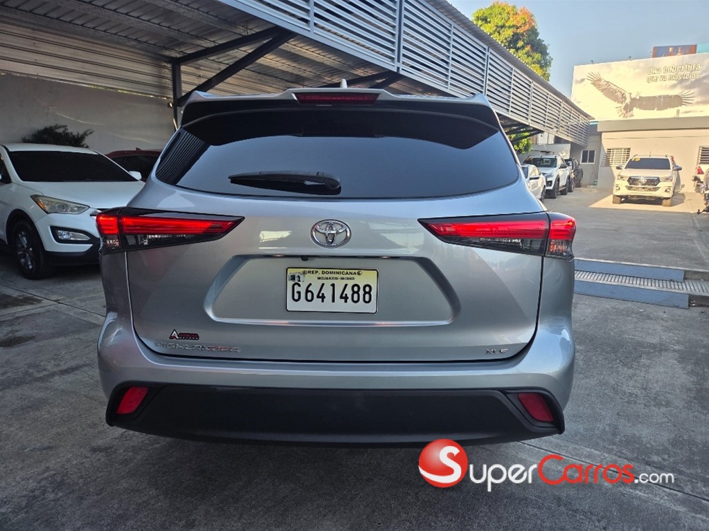 2020 Toyota Highlander XLE — foto 8 / 11