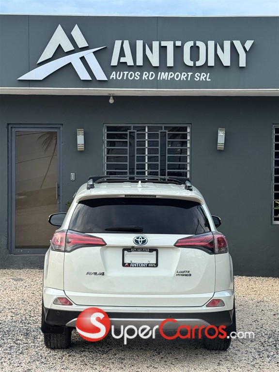 2018 Toyota RAV4 Limited Hybrid — foto 3 / 10