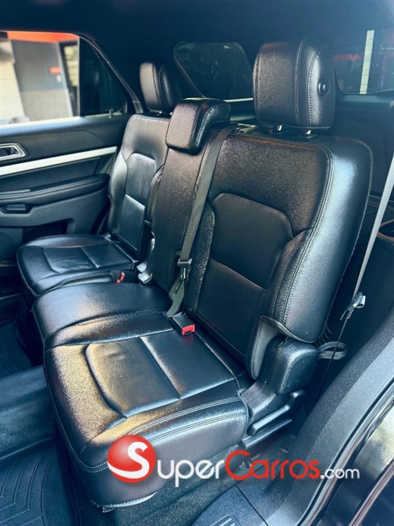 2017 Ford Explorer XLT — foto 11 / 11