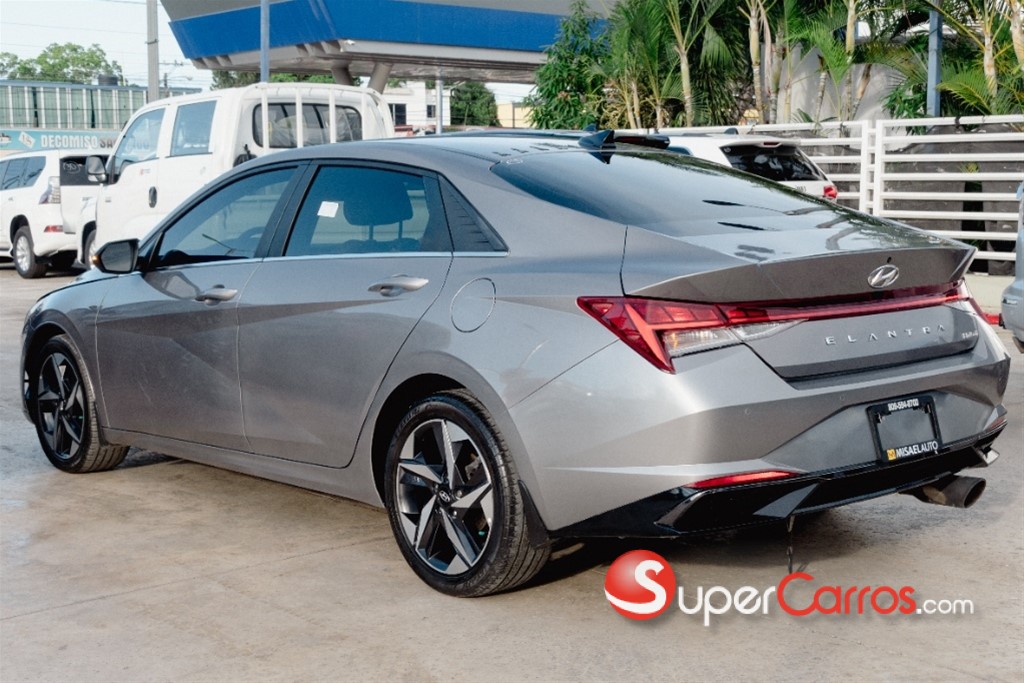2022 Hyundai Elantra Limited — foto 4 / 9