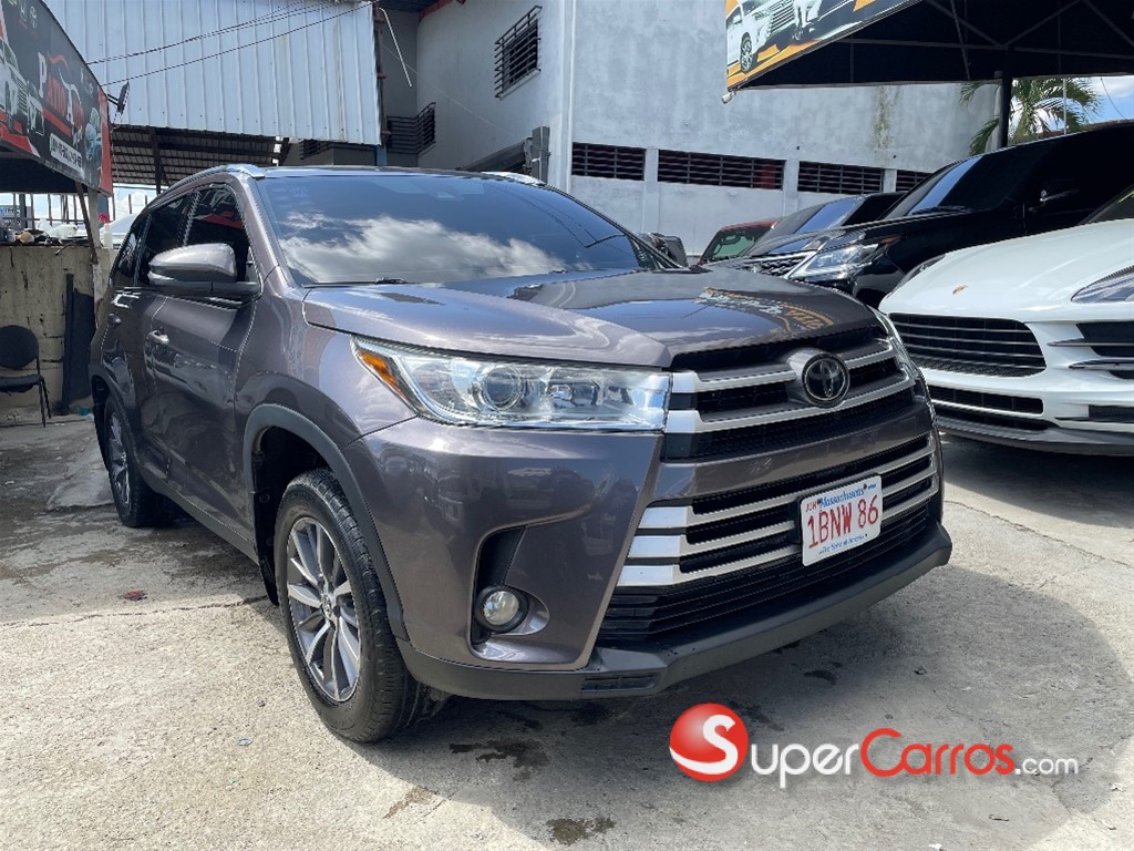 2019 Toyota Highlander XLE — foto 2 / 12