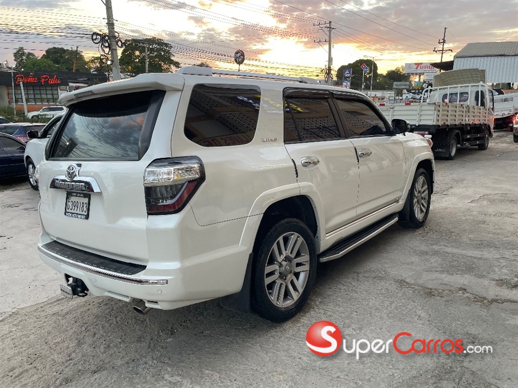 2013 Toyota 4 Runner — foto 7 / 12