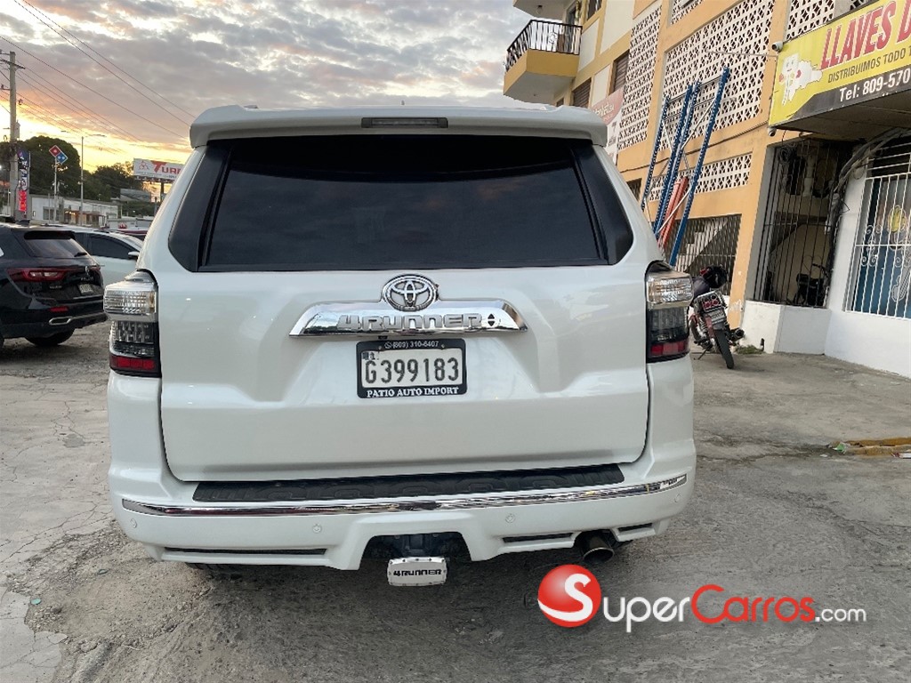 2013 Toyota 4 Runner — foto 8 / 12