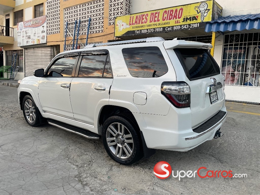2013 Toyota 4 Runner — foto 11 / 12
