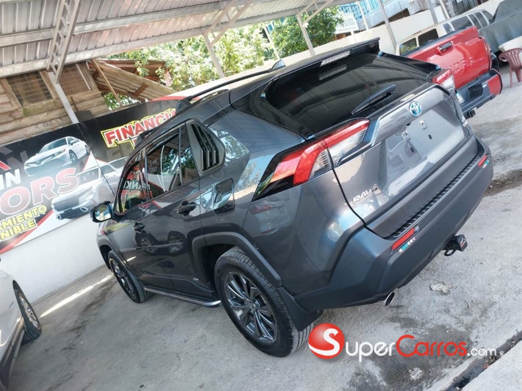 2022 Toyota RAV4 XLE Hybrid — foto 3 / 9