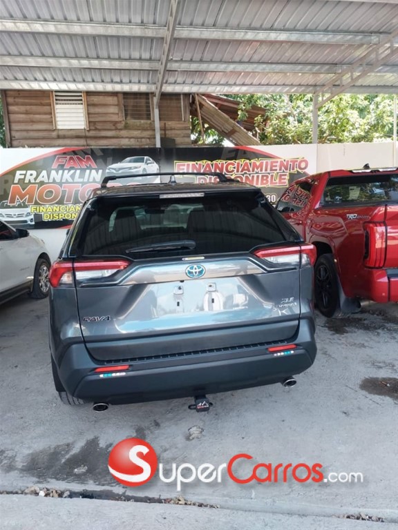 2022 Toyota RAV4 XLE Hybrid — foto 4 / 9