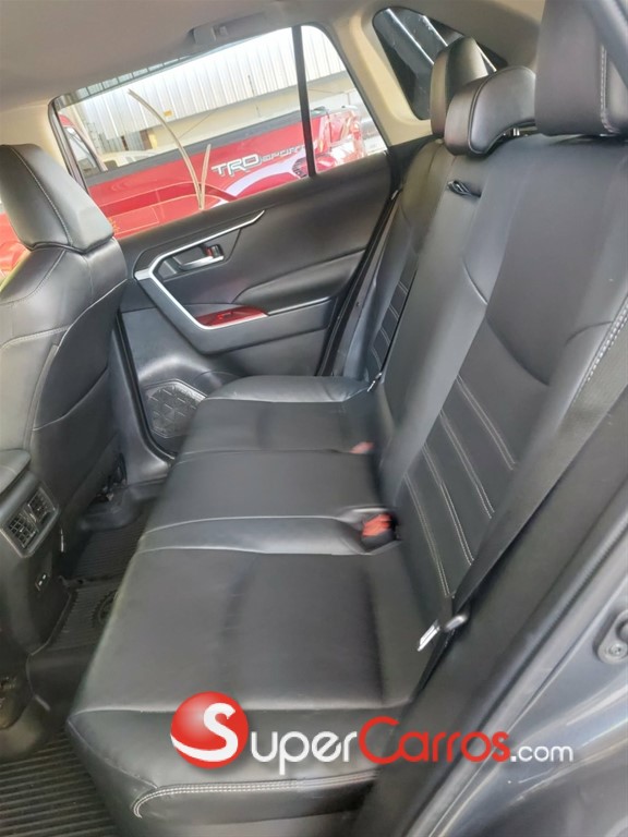 2022 Toyota RAV4 XLE Hybrid — foto 8 / 9