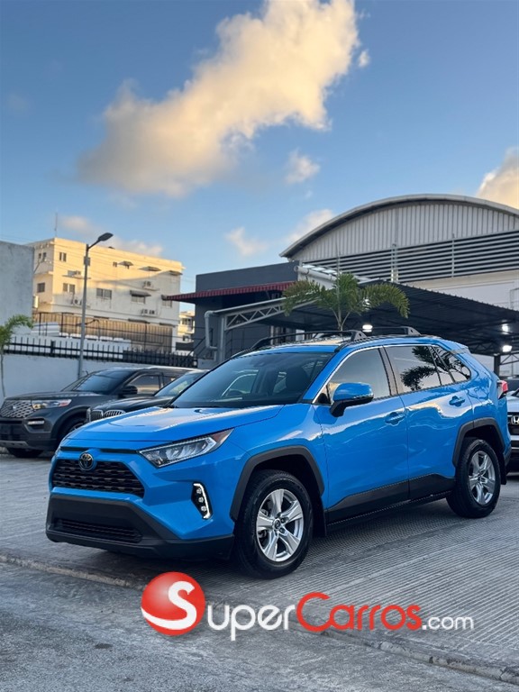 2020 Toyota RAV4 XLE Premium — foto 2 / 12