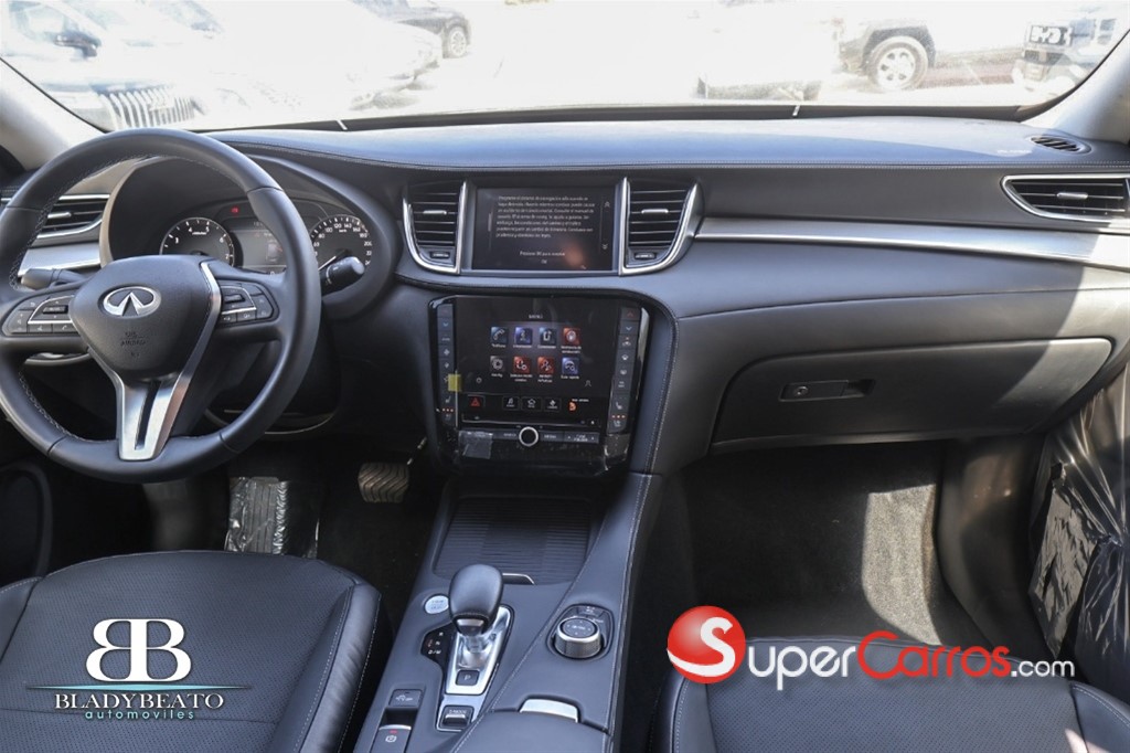 2023 Infiniti QX-50 Essential — foto 8 / 12