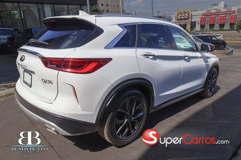 2023 Infiniti QX-50 Essential — foto 9 / 12