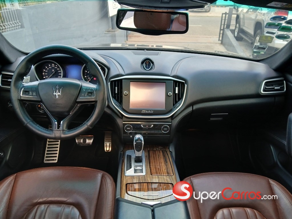 2016 Maserati Ghibli — foto 10 / 10