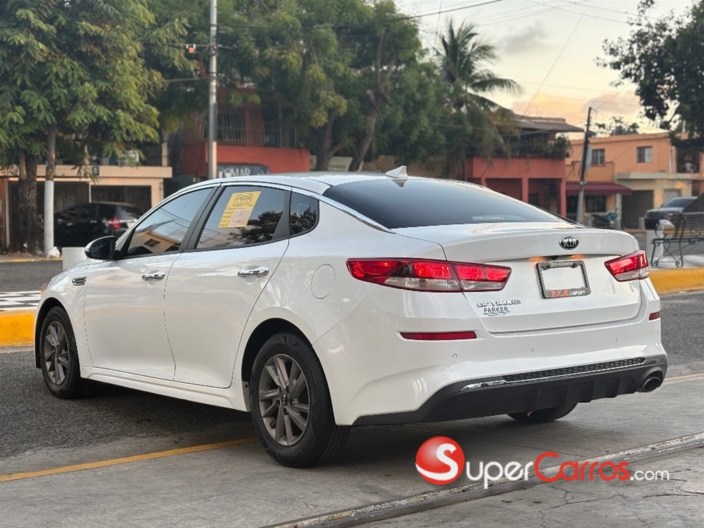 2020 Kia Optima FE — foto 10 / 10