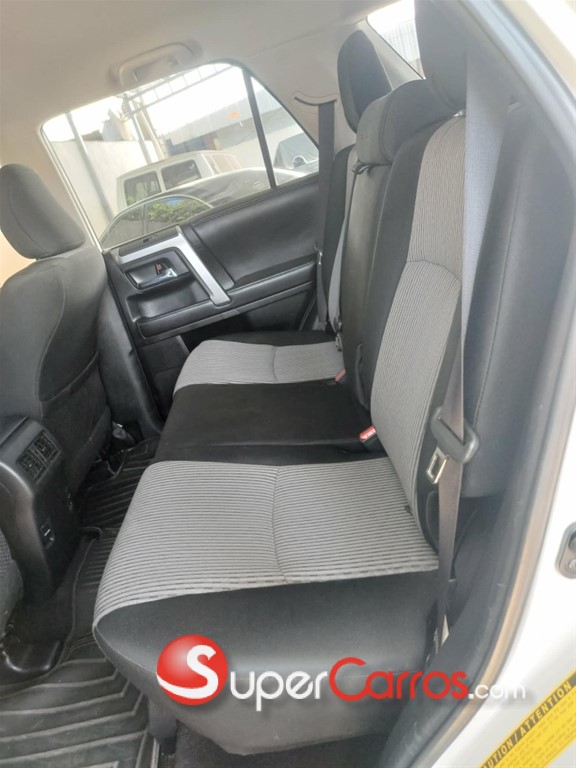 2016 Toyota 4 Runner SR5 — foto 7 / 7