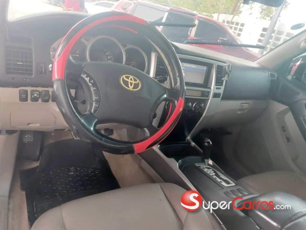 2005 Toyota 4 Runner — foto 8 / 9