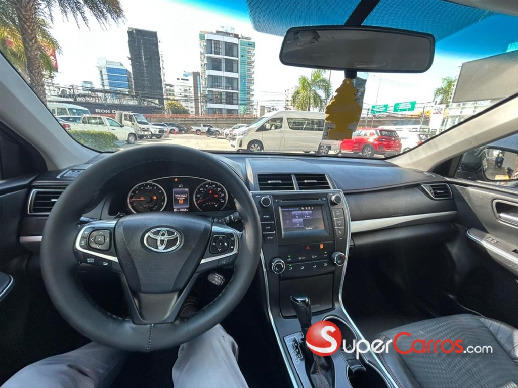 2015 Toyota Camry SE — foto 2 / 12