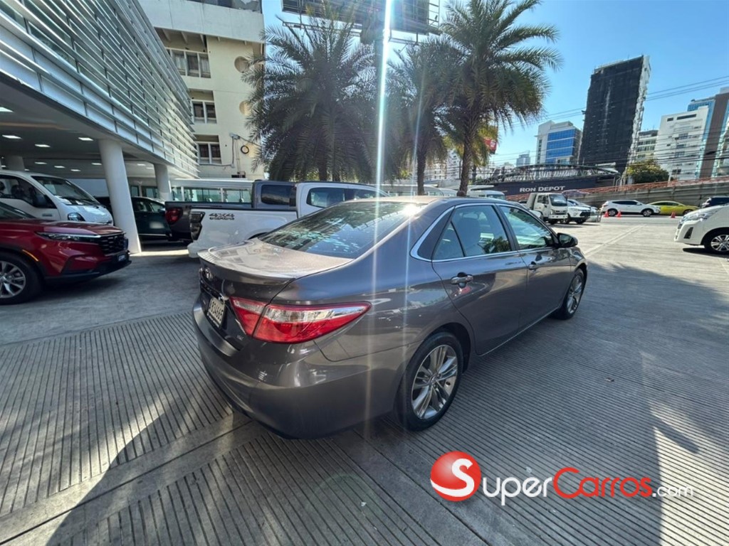 2015 Toyota Camry SE — foto 4 / 12