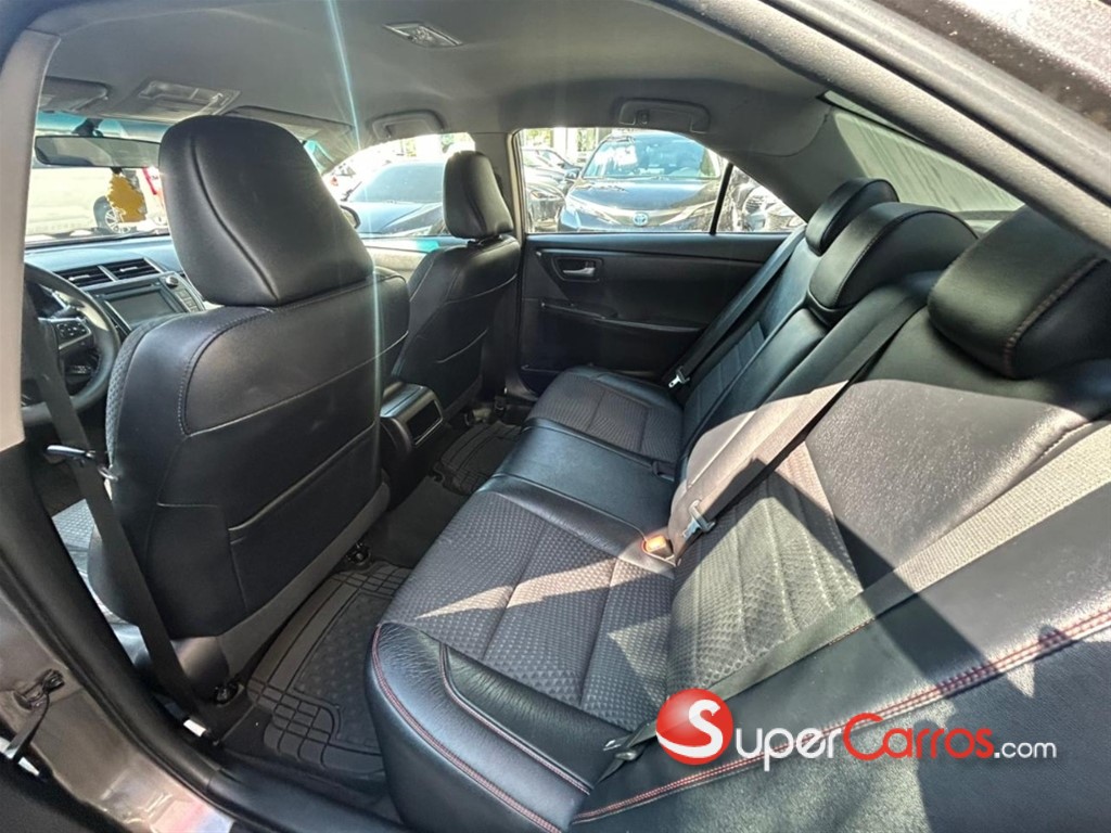 2015 Toyota Camry SE — foto 8 / 12