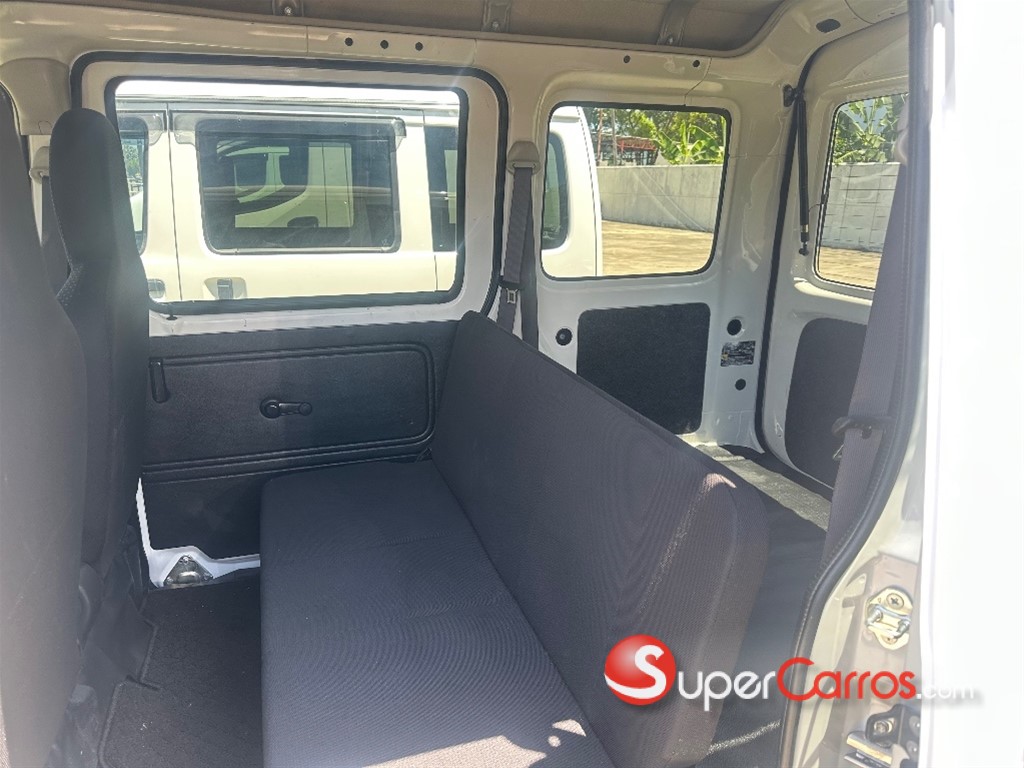 2020 Daihatsu Hijet — foto 8 / 10