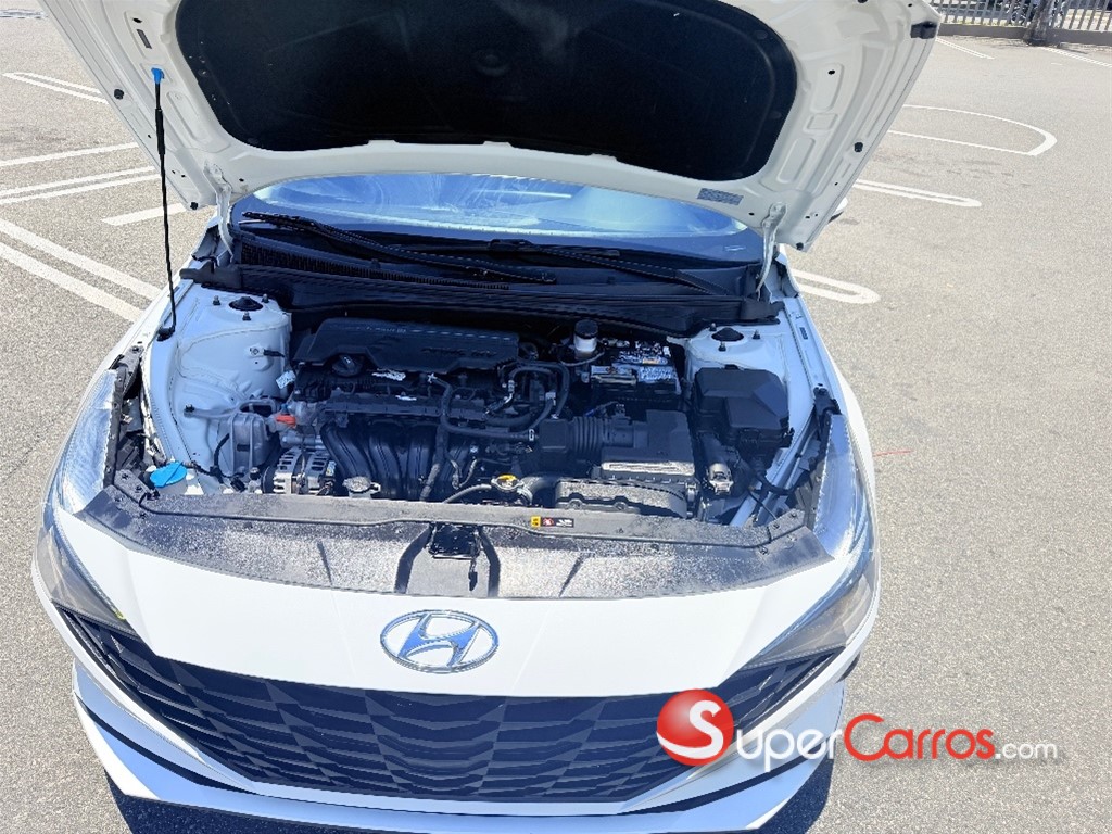 2021 Hyundai Elantra SEL — foto 6 / 12