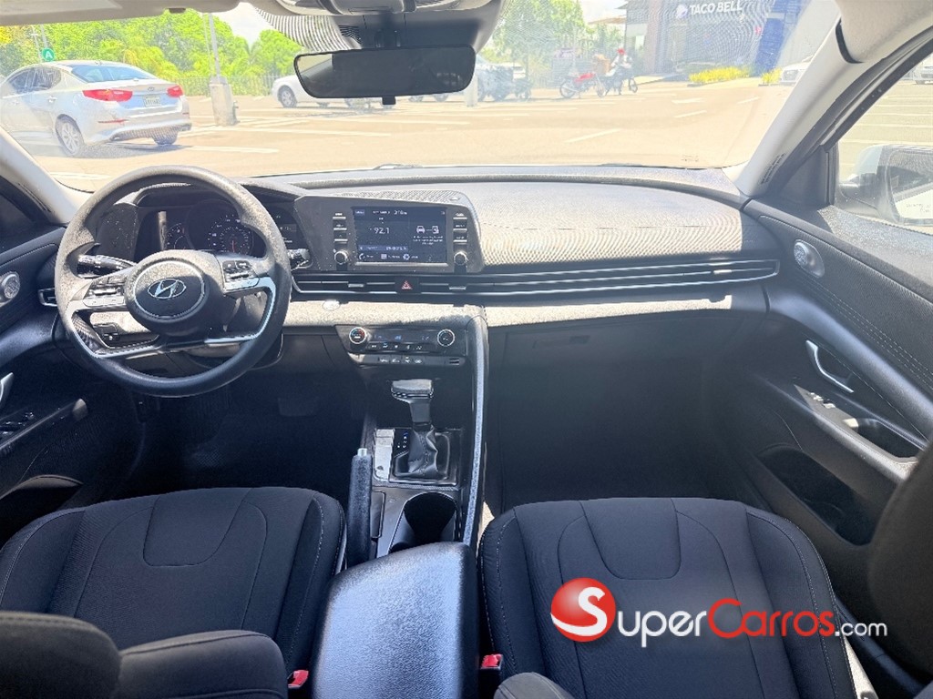 2021 Hyundai Elantra SEL — foto 10 / 12