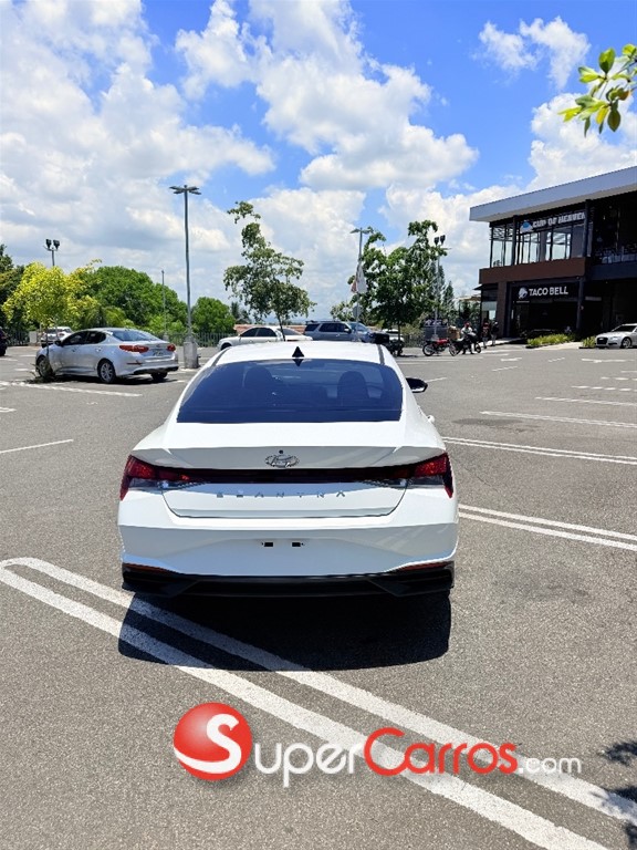 2021 Hyundai Elantra SEL — foto 11 / 12