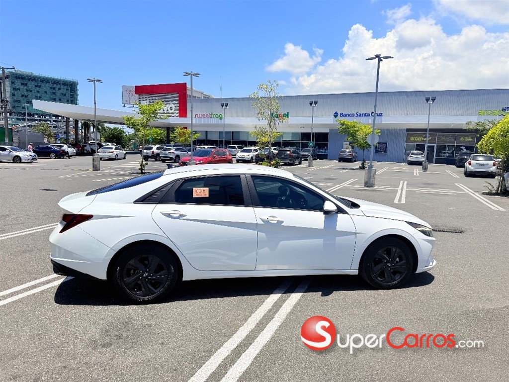 2021 Hyundai Elantra SEL — foto 12 / 12