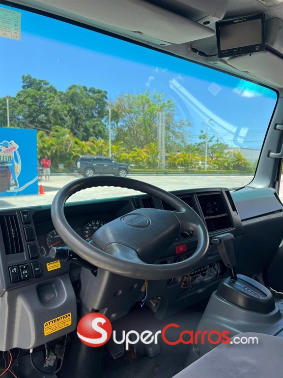 2014 Isuzu NPR — foto 11 / 12