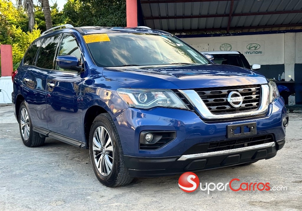 2020 Nissan Pathfinder SV — foto 2 / 10