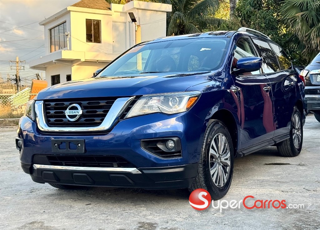 2020 Nissan Pathfinder SV — foto 3 / 10