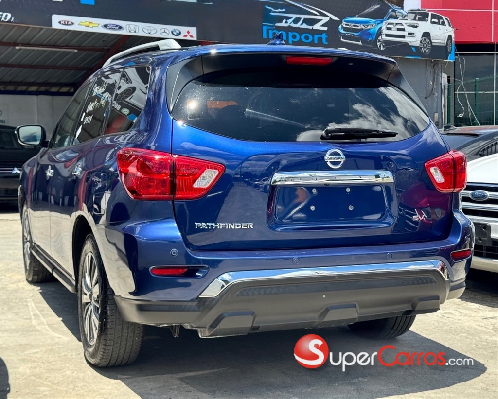 2020 Nissan Pathfinder SV — foto 4 / 10