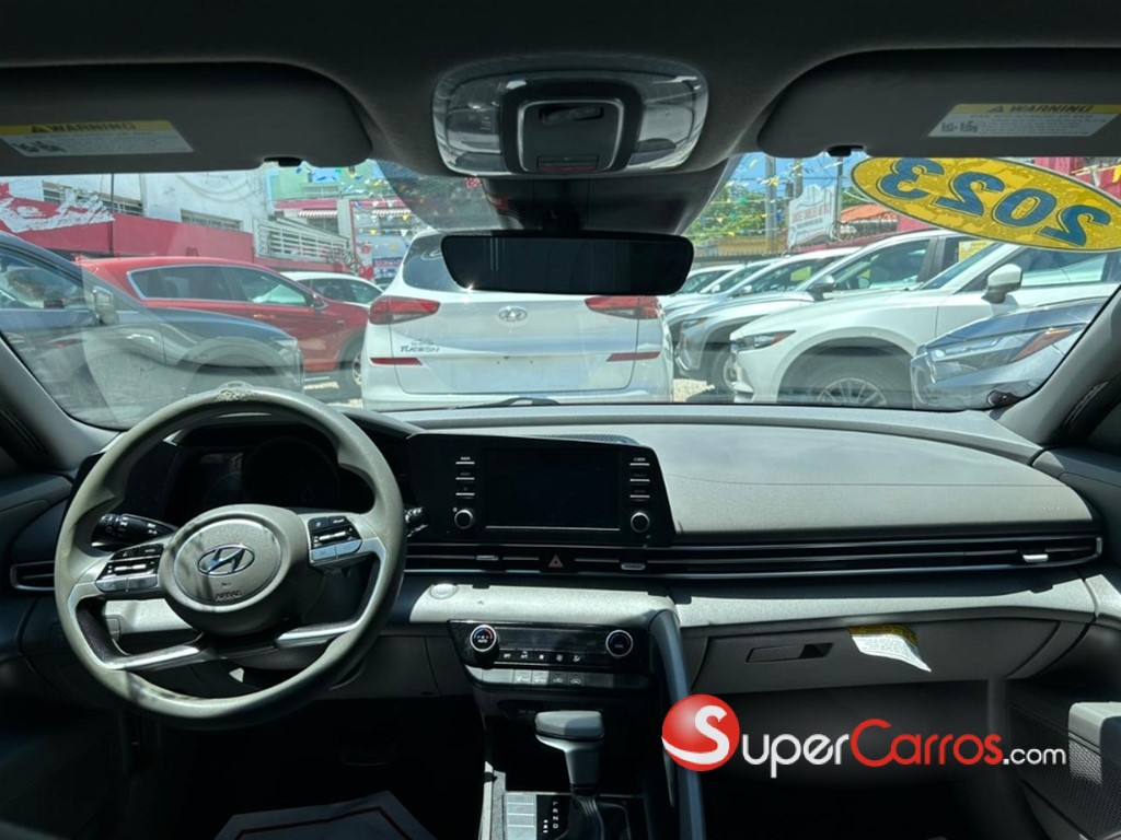 2023 Hyundai Elantra SEL — foto 2 / 10