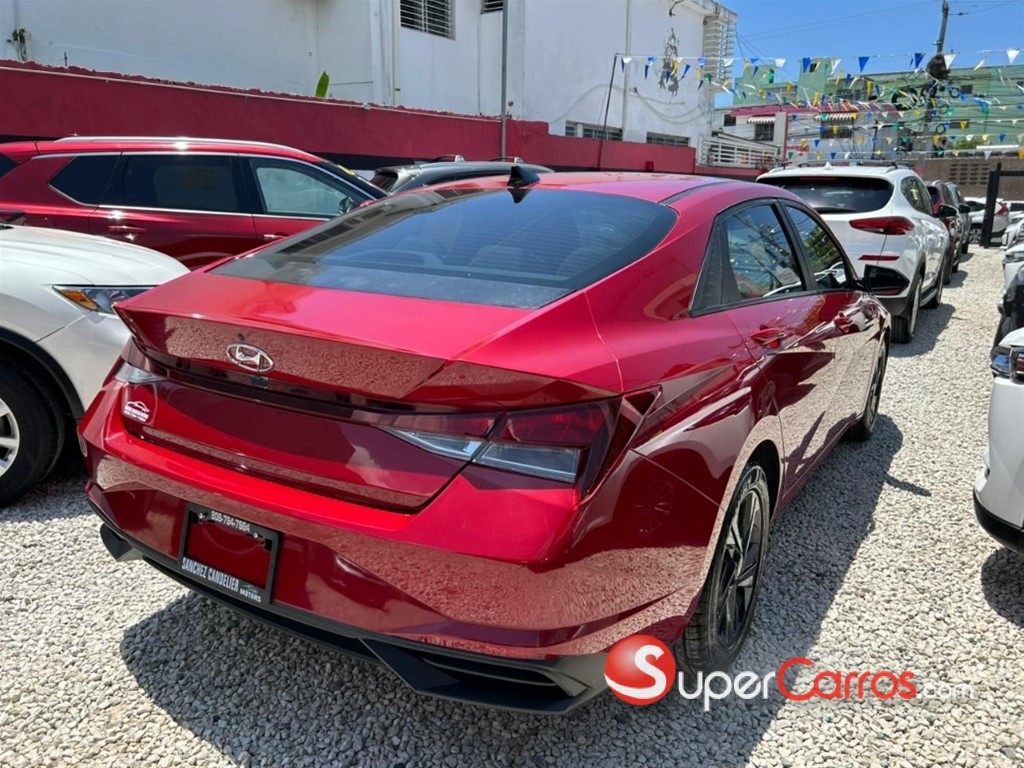 2023 Hyundai Elantra SEL — foto 7 / 10