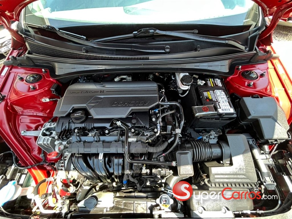 2023 Hyundai Elantra SEL — foto 8 / 10