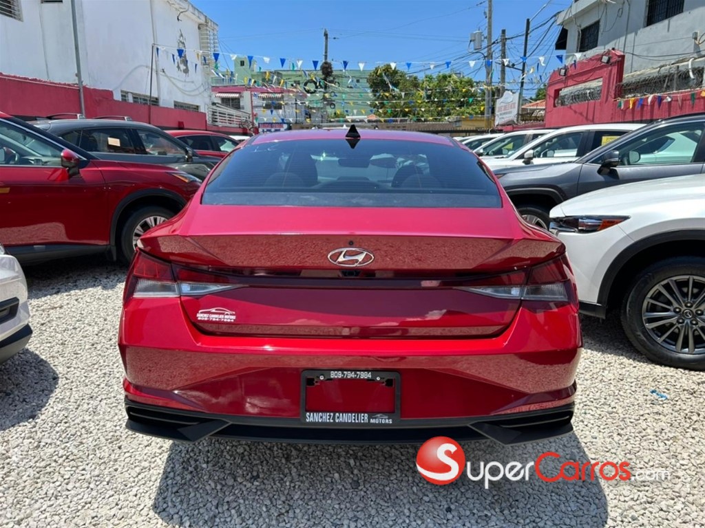 2023 Hyundai Elantra SEL — foto 9 / 10