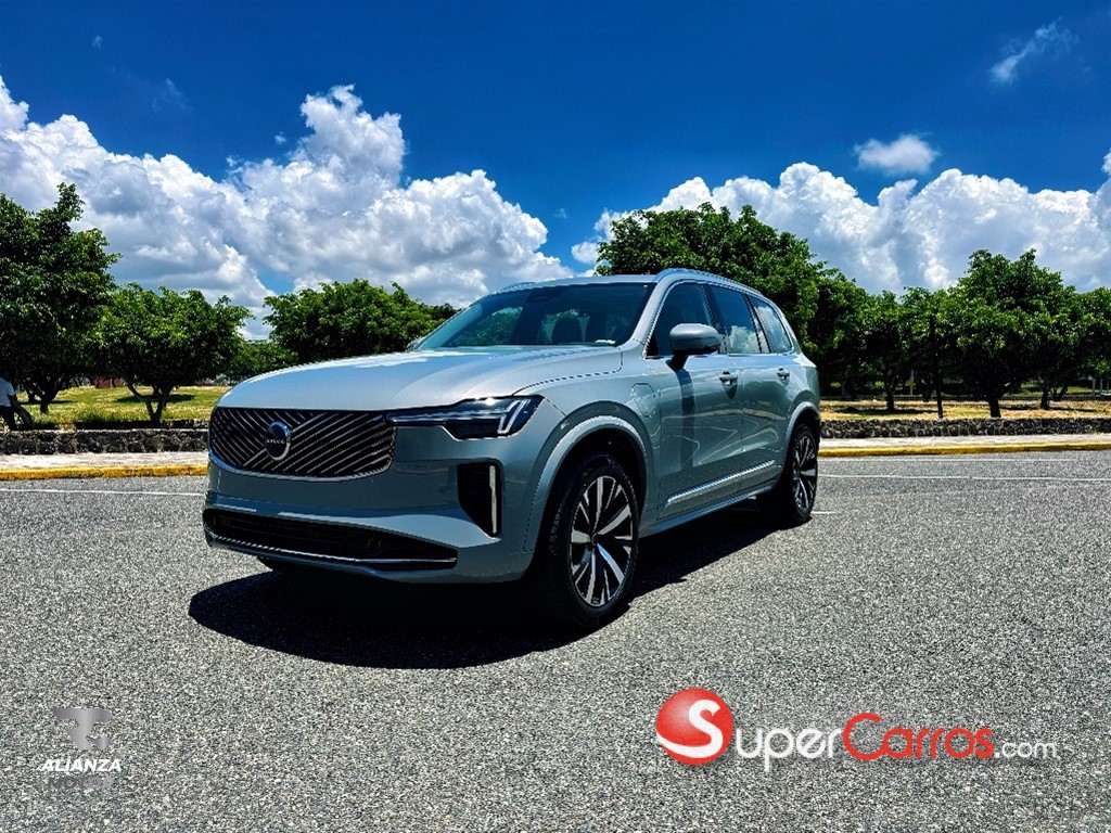 2026 Volvo XC90 CORE