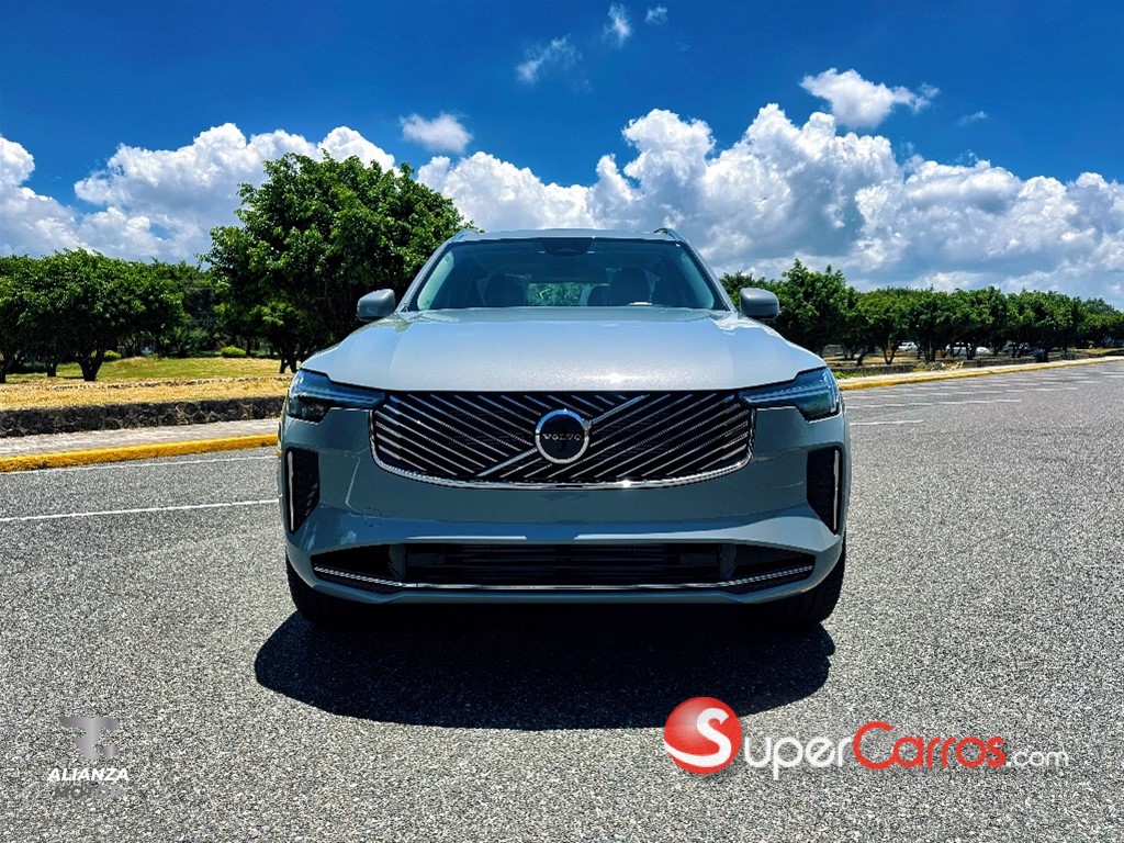 2026 Volvo XC90 CORE — foto 2 / 12