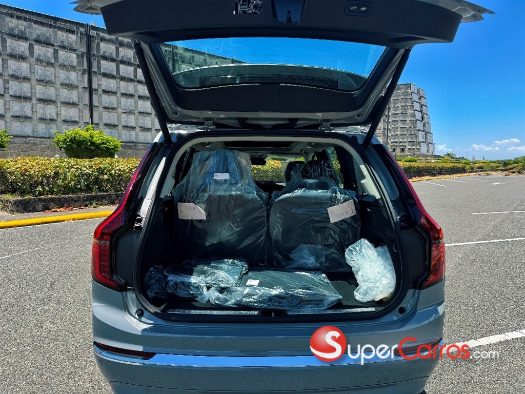 2026 Volvo XC90 CORE — foto 11 / 12