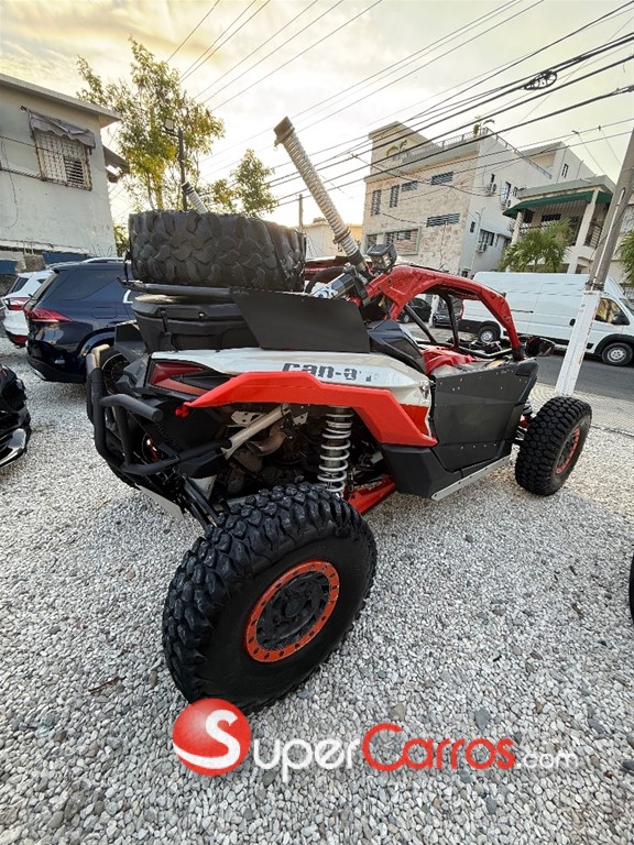 2021 Can Am Maverick — foto 6 / 9