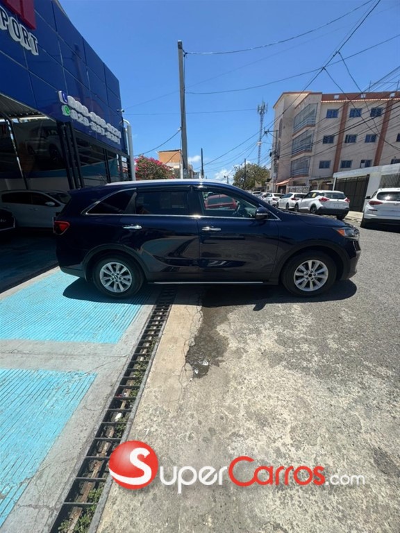 2020 Kia Sorento LX — foto 9 / 12