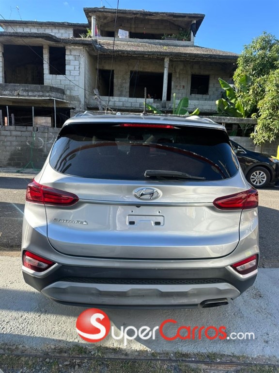 2020 Hyundai Santa Fe SE — foto 4 / 8