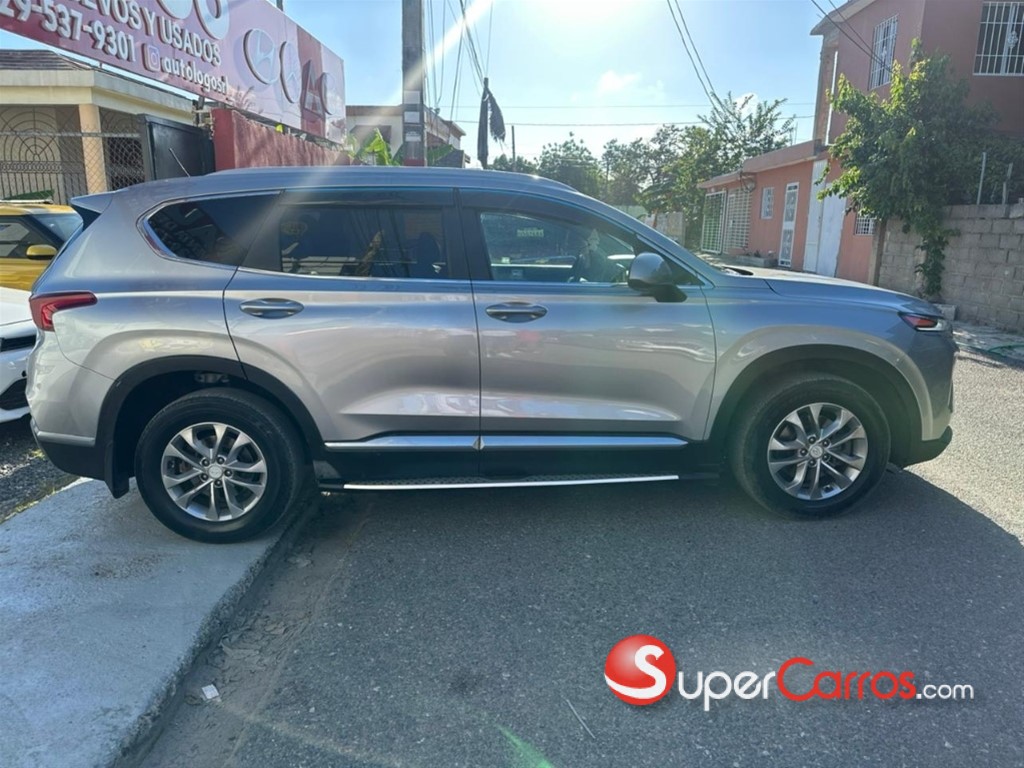 2020 Hyundai Santa Fe SE — foto 5 / 8