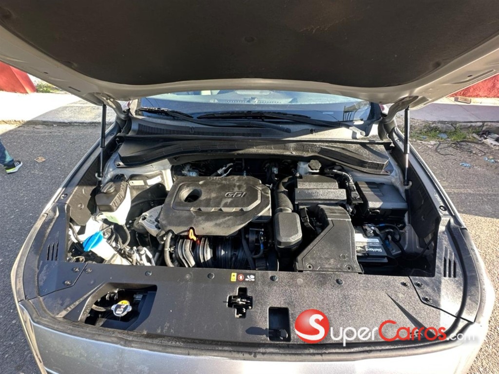 2020 Hyundai Santa Fe SE — foto 8 / 8