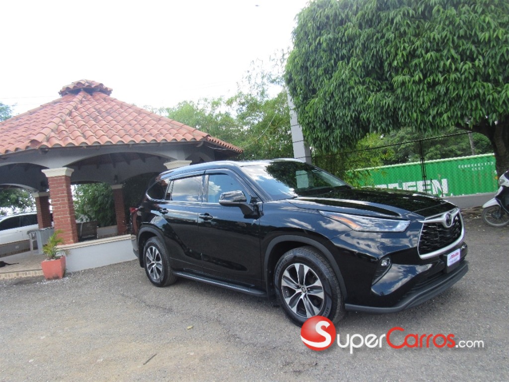 2022 Toyota Highlander XLE — foto 2 / 12