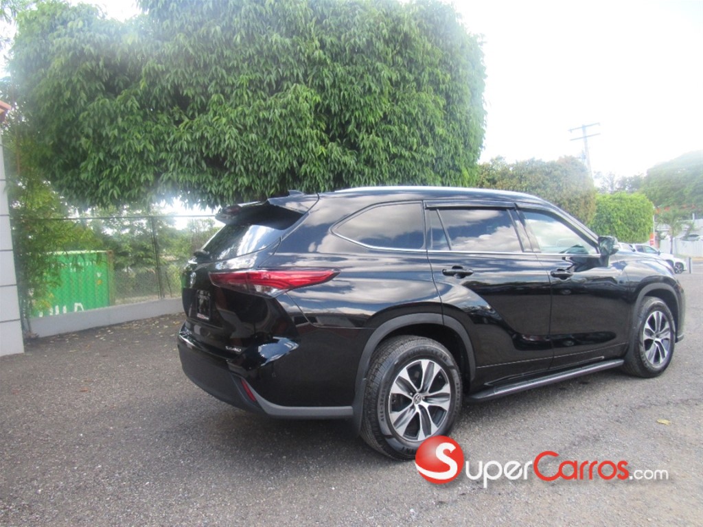 2022 Toyota Highlander XLE — foto 3 / 12