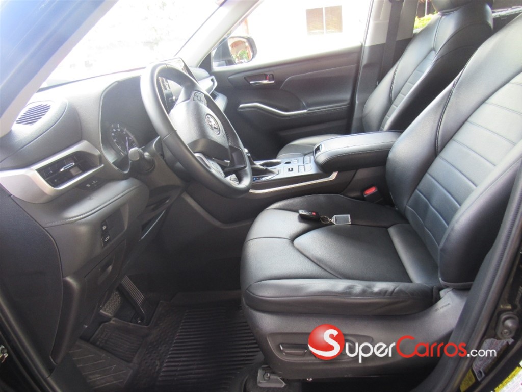 2022 Toyota Highlander XLE — foto 8 / 12