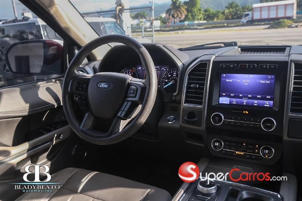 2020 Ford Expedition — foto 8 / 12