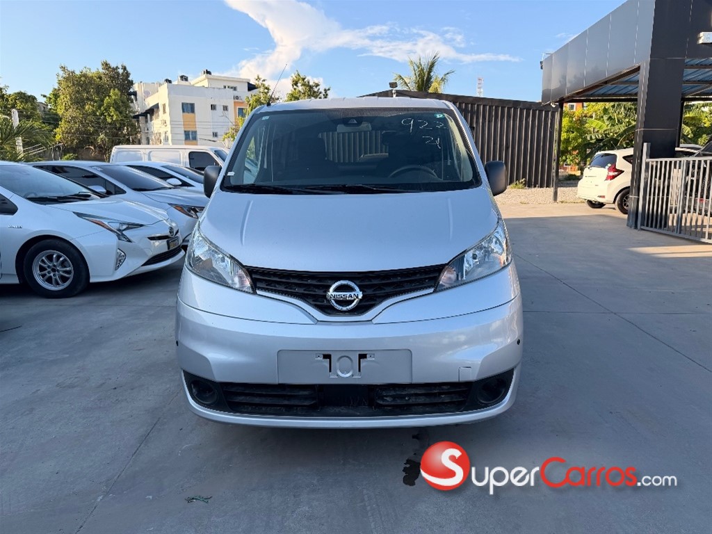 2021 Nissan NV 200 — foto 2 / 12