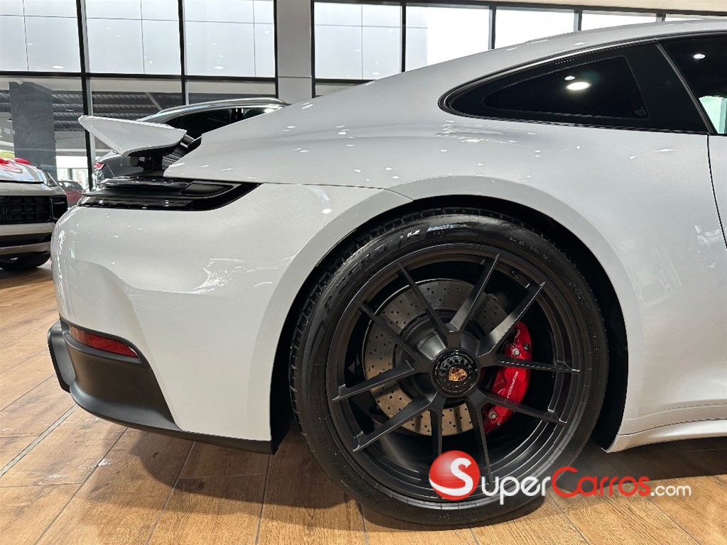 2025 Porsche 911 Carrera GTS — foto 2 / 11