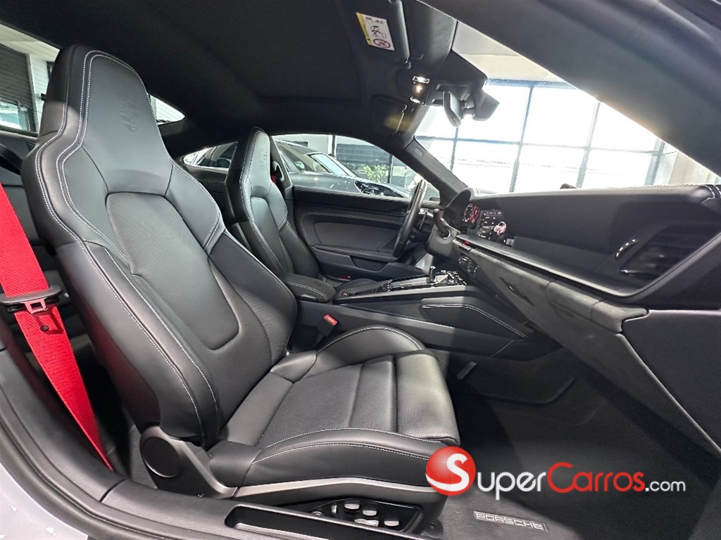 2025 Porsche 911 Carrera GTS — foto 7 / 11