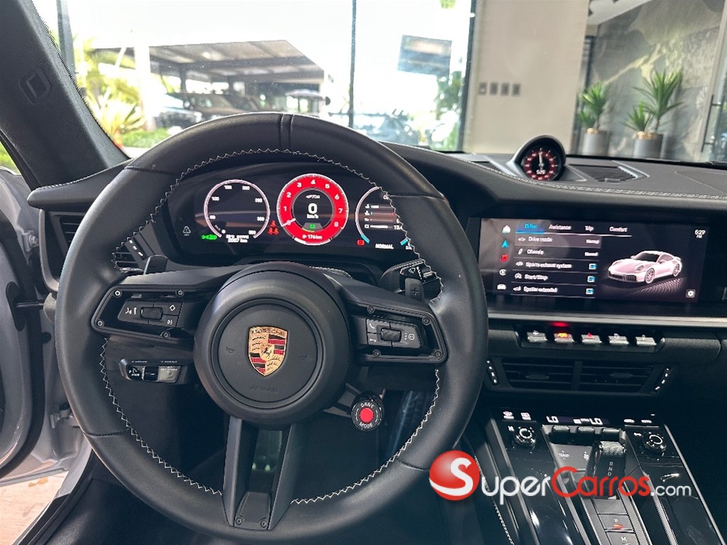 2025 Porsche 911 Carrera GTS — foto 10 / 11